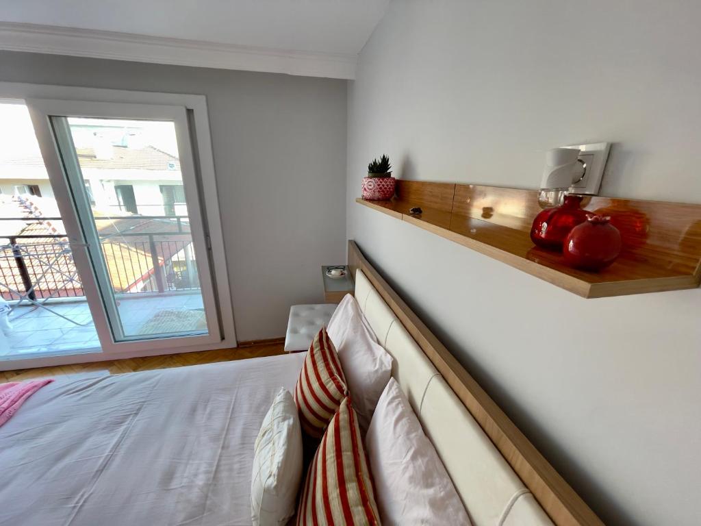 Central Izmir Delight: Cozy Alsancak Apartment photo 3