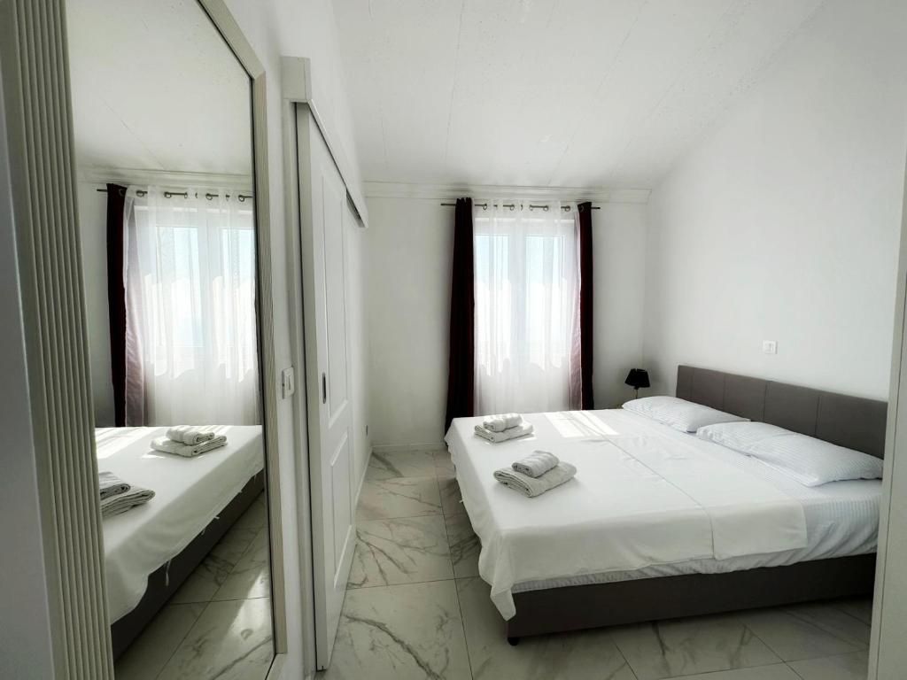 Almond Apartments photo 2