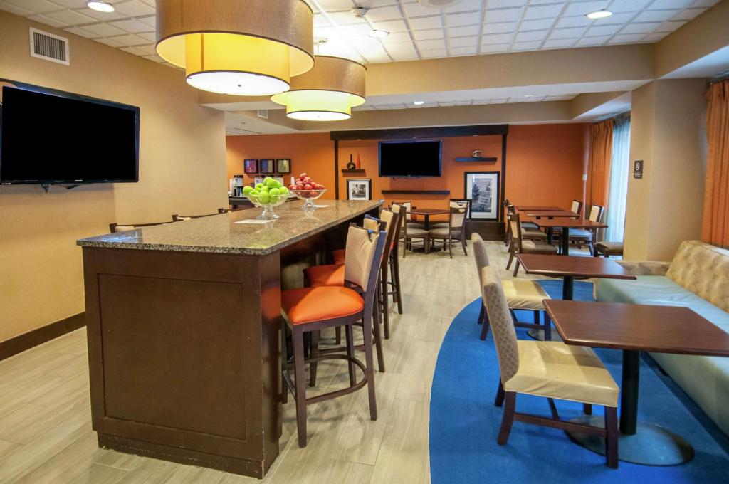 Hampton Inn Metairie photo 3
