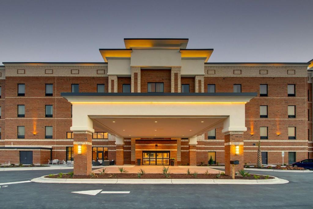 Hampton Inn Sneads Ferry North Topsail Beach image