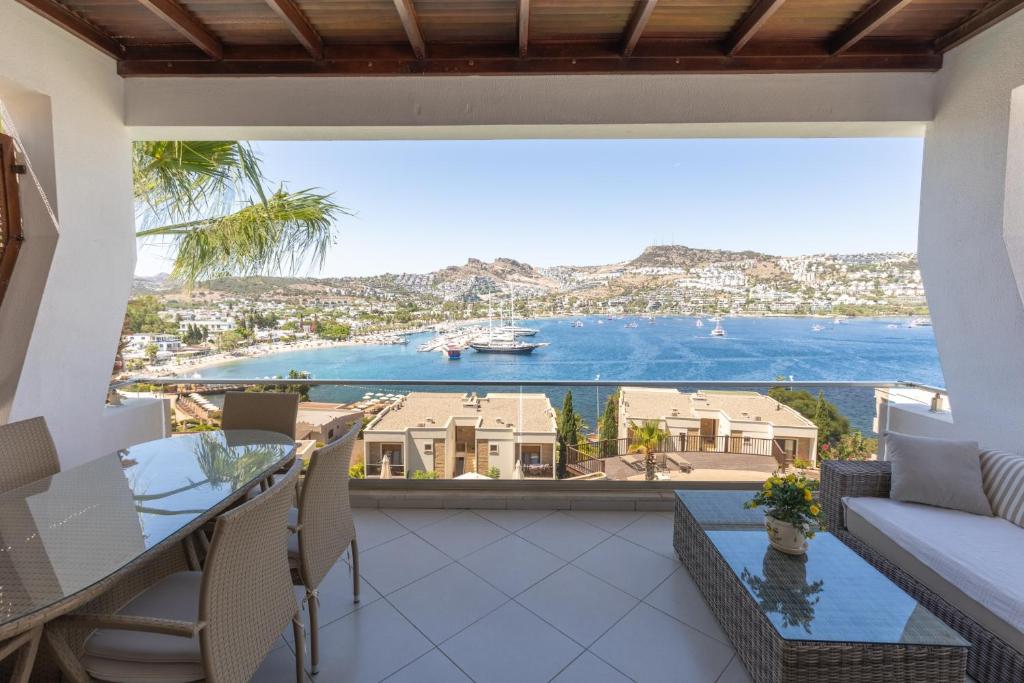 Chic Flat w Balcony 2 min to Beach in Bodrum photo 2