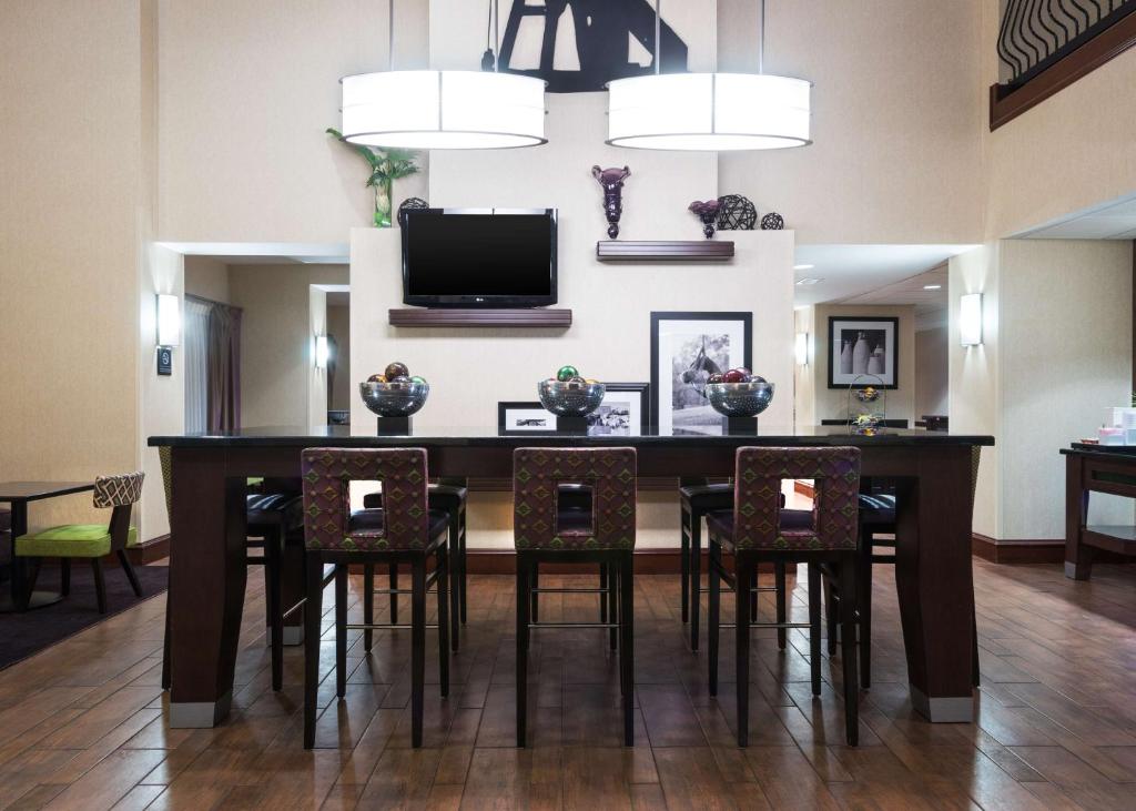 Hampton Inn Odessa photo 4