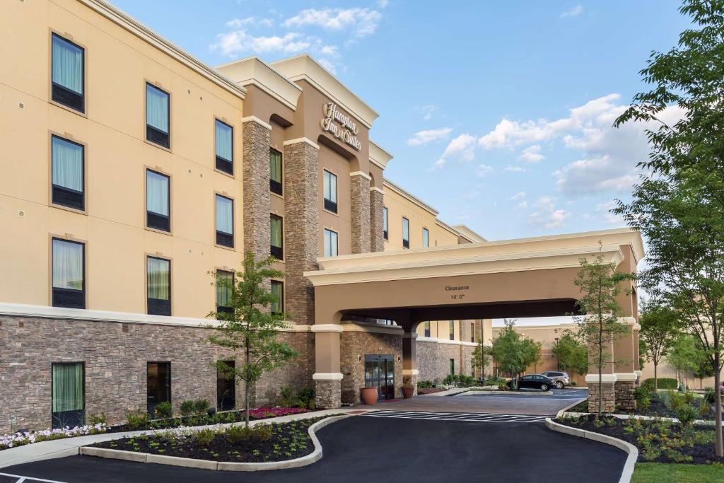 Hampton Inn & Suites Philadelphia Montgomeryville image