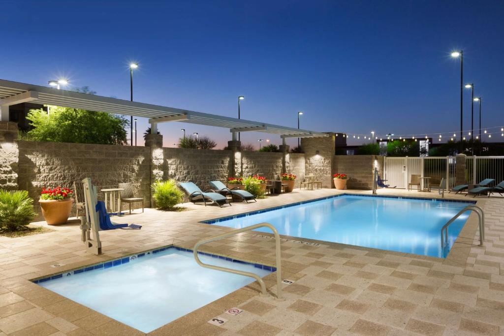 Home2 Suites by Hilton Glendale - Westgate image