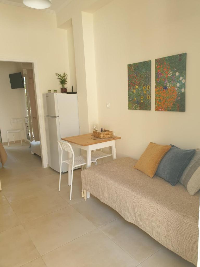 ilianas place photo 2