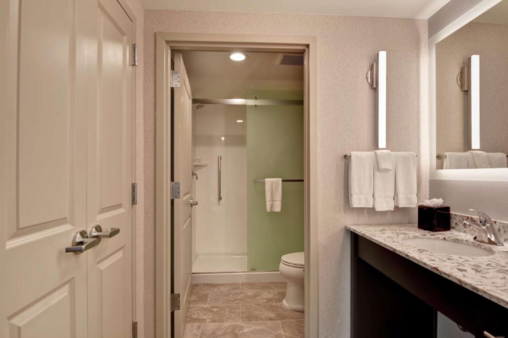 Homewood Suites by Hilton Poughkeepsie, NY Room Type - Queen Studio with Two Queen Beds - Non-Smoking