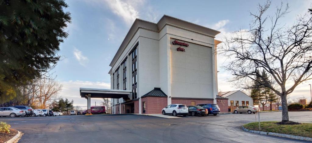 Hampton Inn Portsmouth Central image