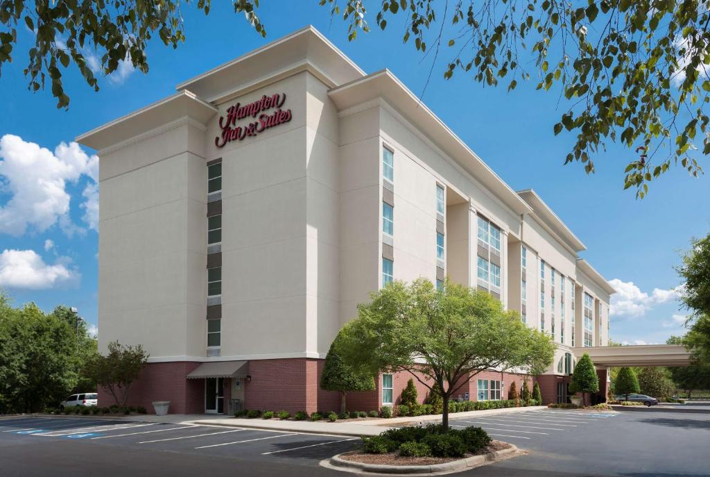 Hampton Inn & Suites Charlotte/Pineville image