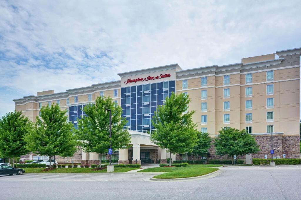 Hampton Inn & Suites Raleigh/Crabtree Valley image