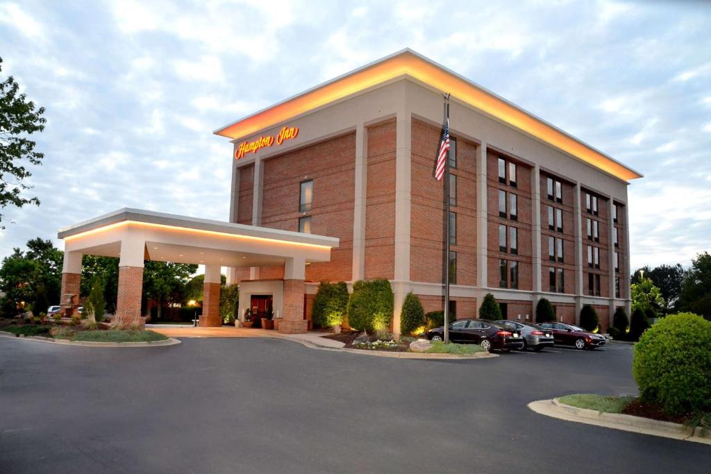 Hampton Inn Raleigh-Capital Blvd. North image