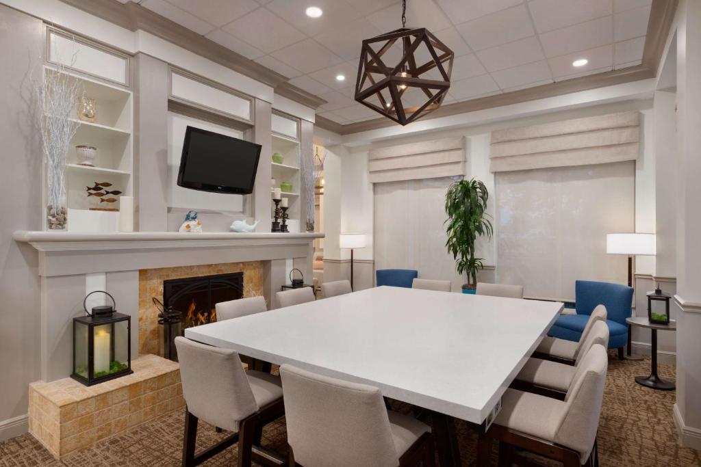 Hilton Garden Inn Fort Myers Airport/FGCU image