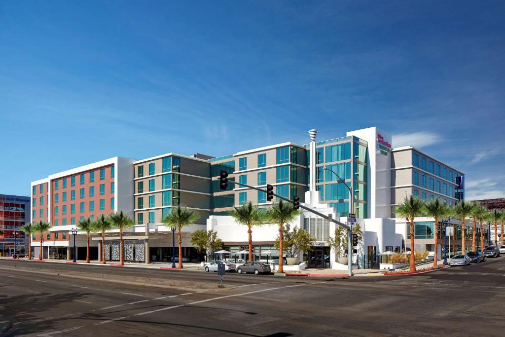 Hilton Garden Inn San Diego Downtown/Bayside image