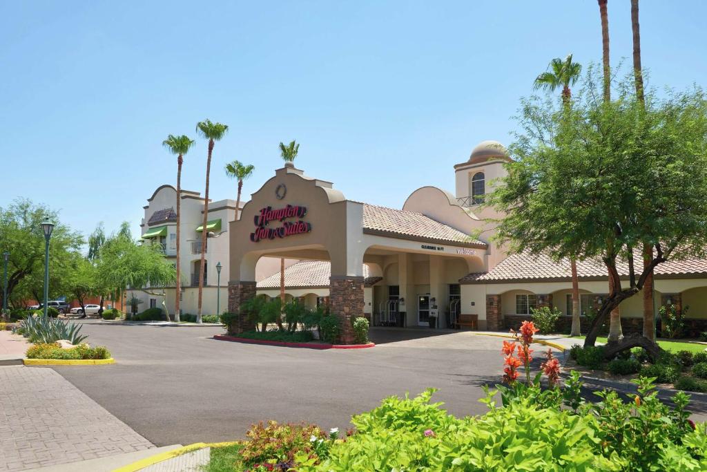 Hampton Inn & Suites Phoenix/Scottsdale image