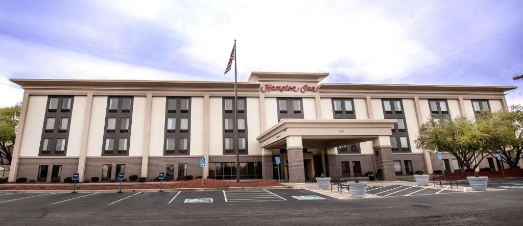 Hampton Inn Louisville-North/Clarksville image