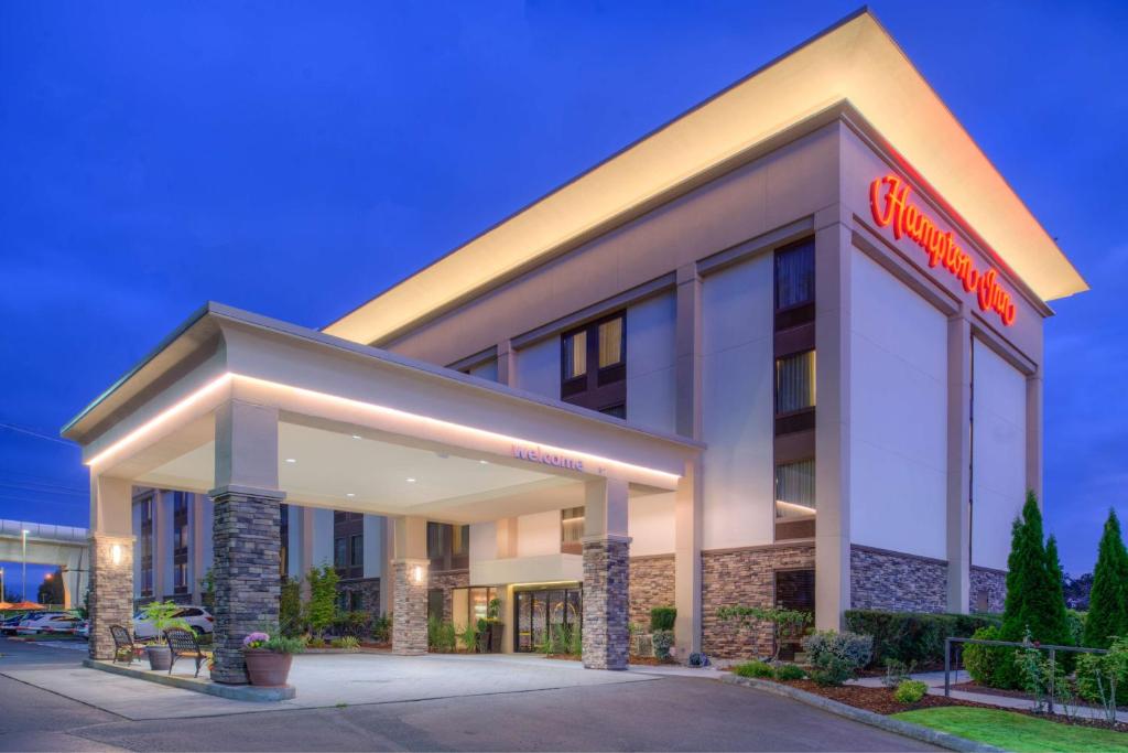 Hampton Inn Seattle-Airport image