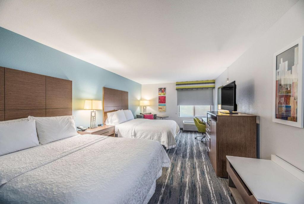 Hampton Inn by Hilton Oakland-Hayward Room Type - Queen Room with Two Queen Beds - Non-Smoking