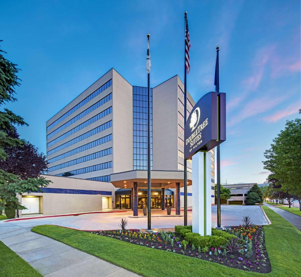 DoubleTree Suites by Hilton Hotel Salt Lake City image