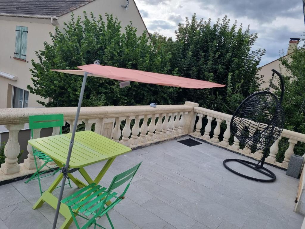 Persan Studio avec Terrasse photo 1