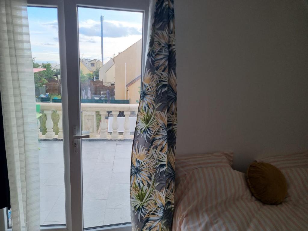 Persan Studio avec Terrasse photo 3