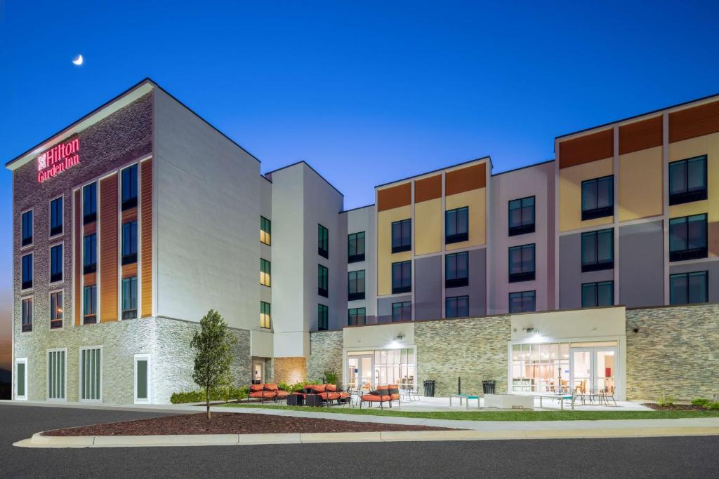 Hilton Garden Inn Brunswick image