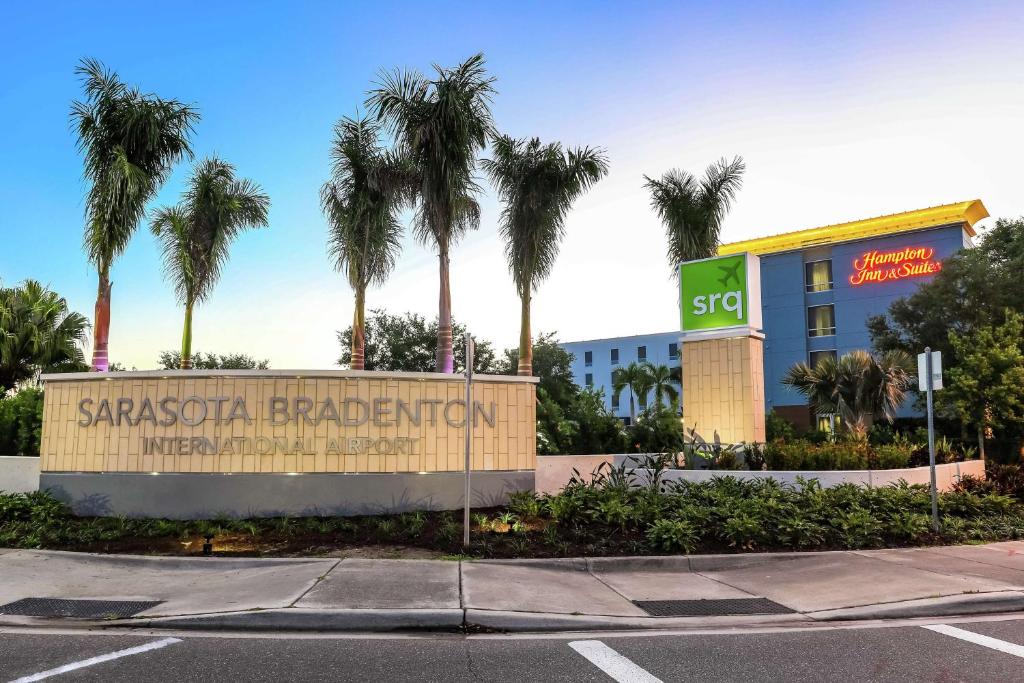 Hampton Inn & Suites Sarasota / Bradenton - Airport photo 1