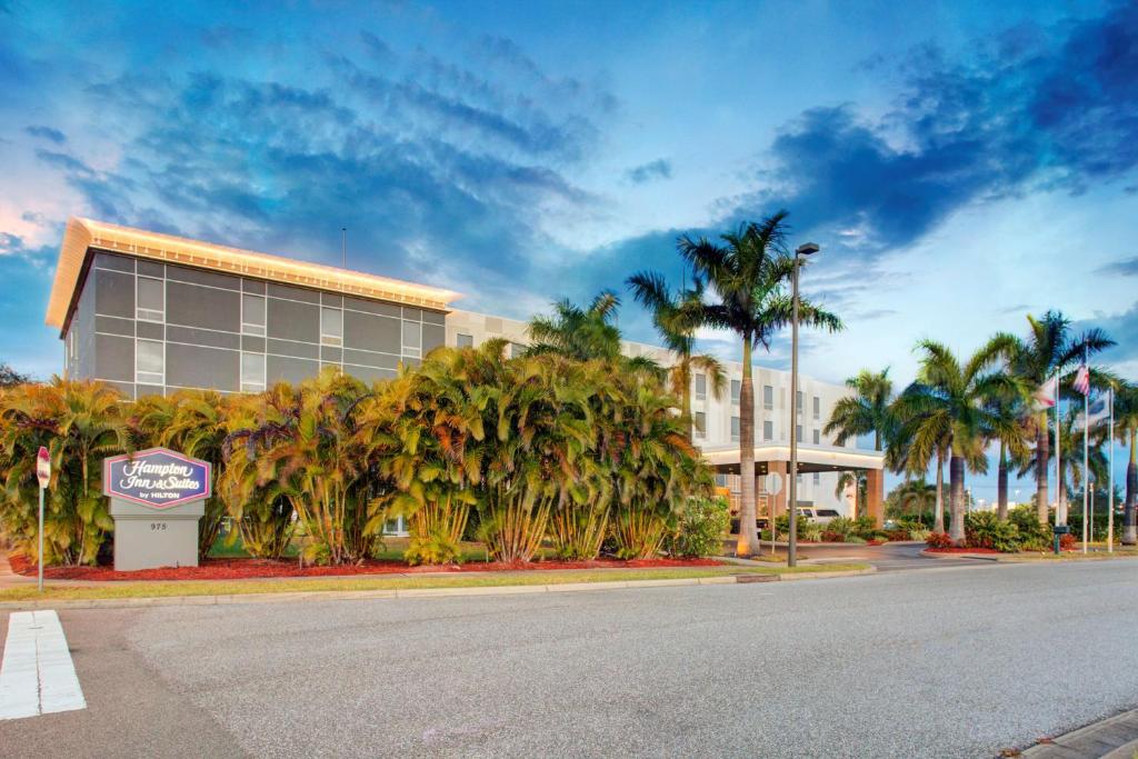 Hampton Inn & Suites Sarasota / Bradenton - Airport photo 3