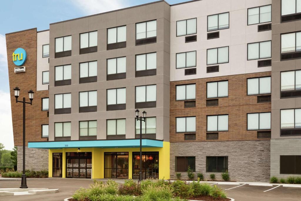 Tru by Hilton St. Charles St. Louis photo 1