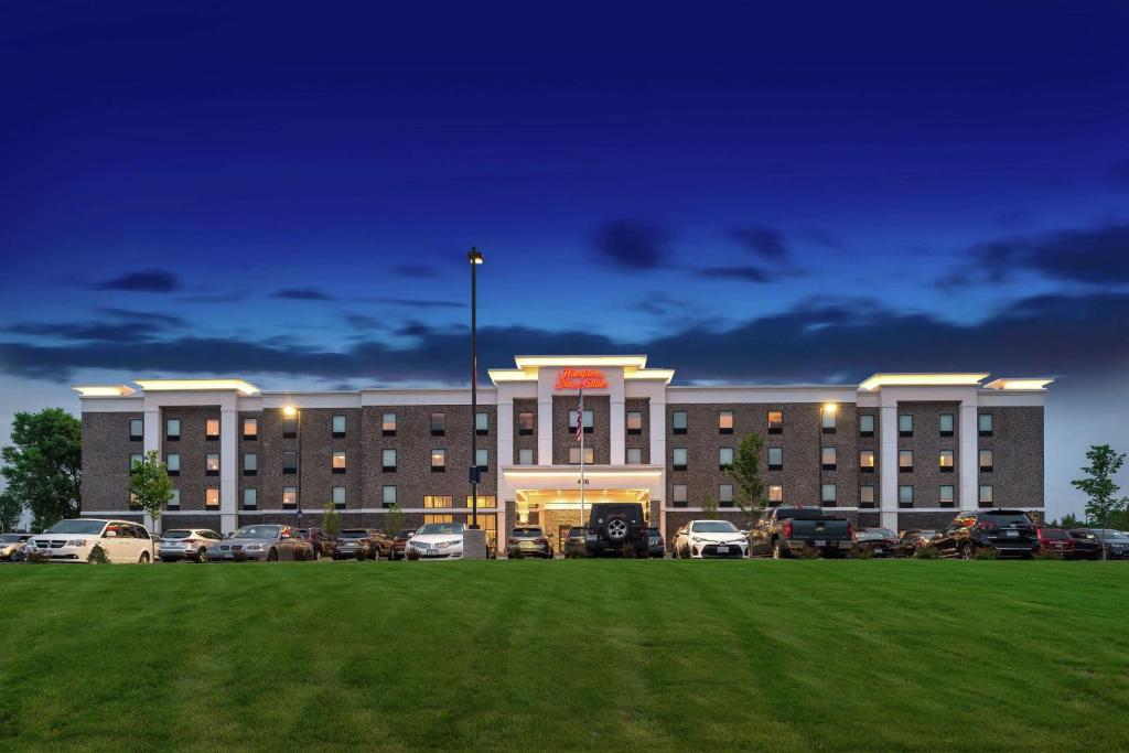 Hampton Inn & Suites Saint Paul Oakdale Woodbury photo 2