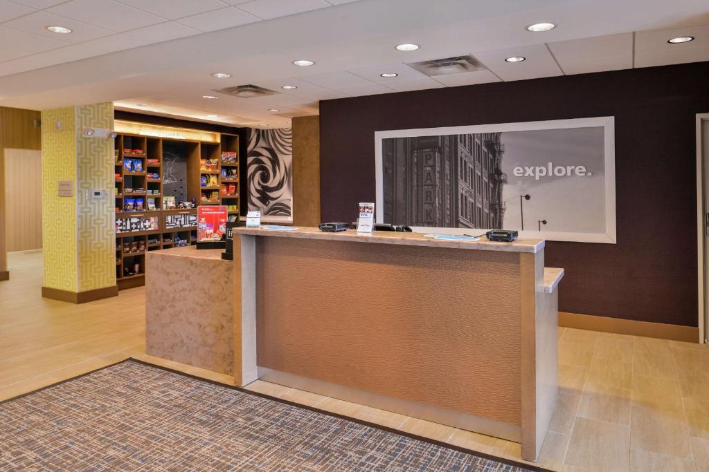 Hampton Inn & Suites Saint Paul Oakdale Woodbury photo 4