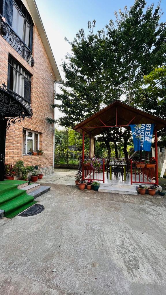 Dato's GuestHouse photo 1