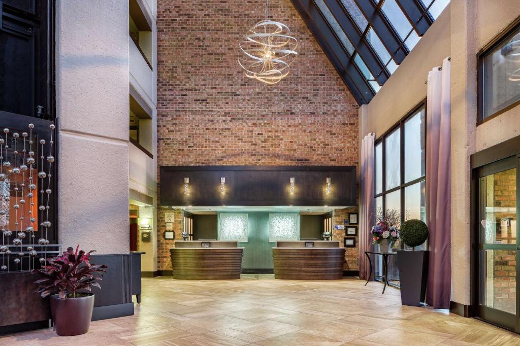 DoubleTree by Hilton Hotel Johnson City image