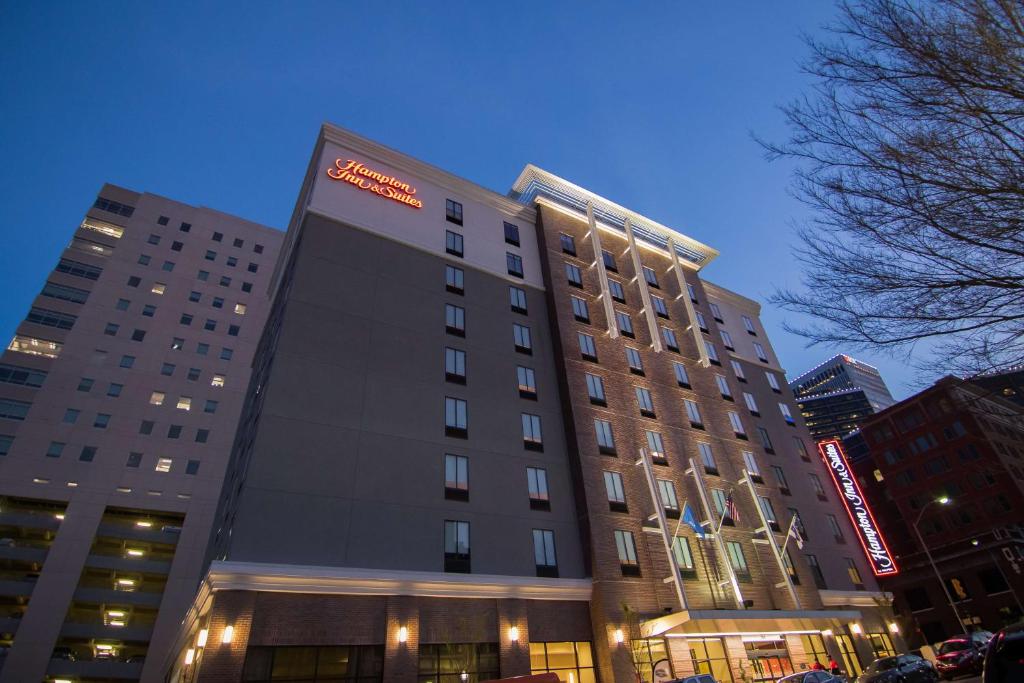 Hampton Inn & Suites Tulsa Downtown, Ok photo 1