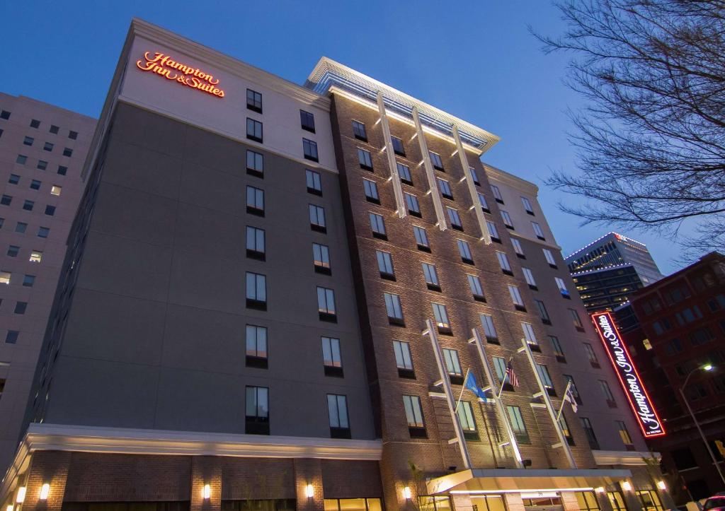 Hampton Inn & Suites Tulsa Downtown, Ok photo 2
