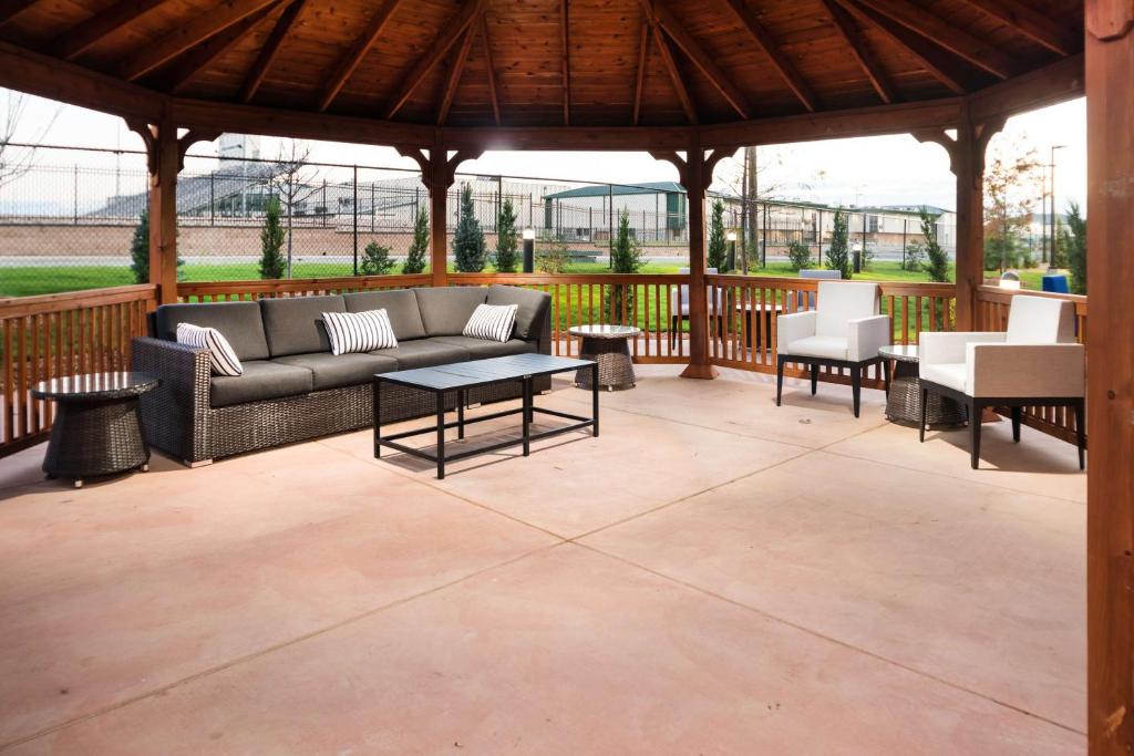 Homewood Suites By Hilton Tulsa Catoosa photo 3