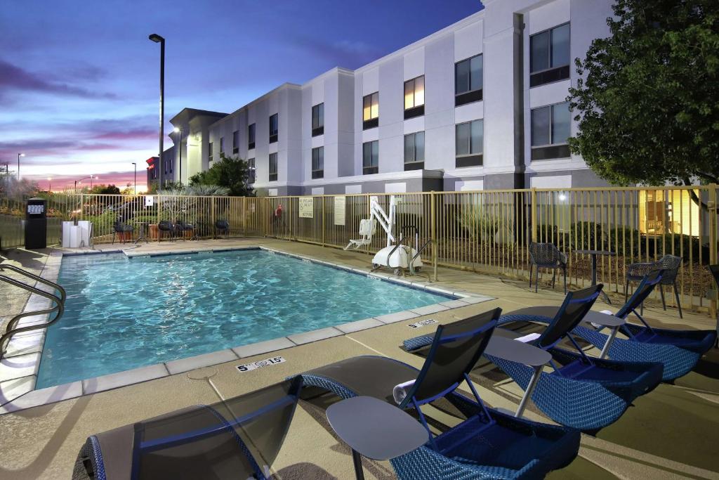 Hampton Inn & Suites Tucson East/Williams Center image