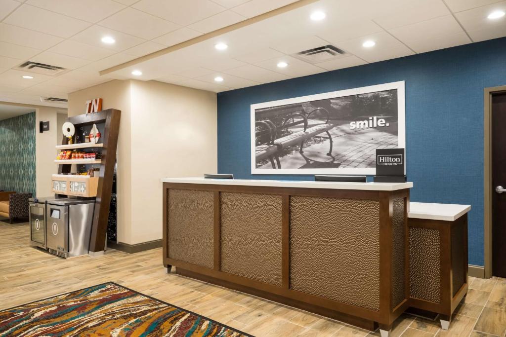 Hampton Inn Newport photo 3