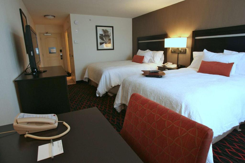 Hampton Inn & Suites by Hilton Red Deer Room Type - Room with Two Queen Beds - Non-Smoking
