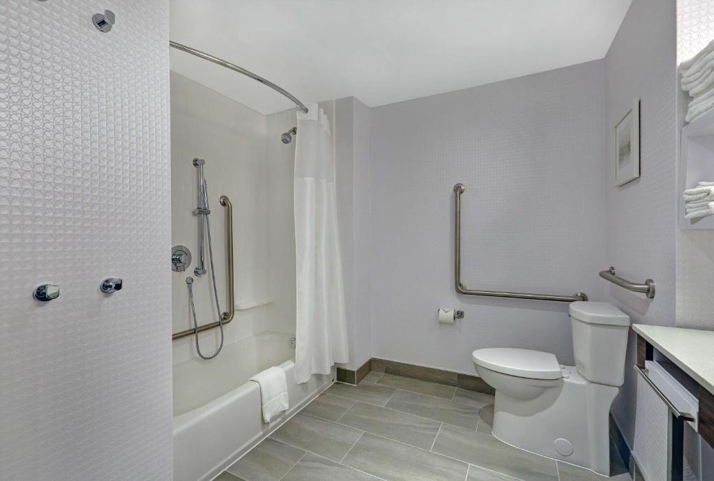 Hampton Inn Peterborough - Tap to explore photos