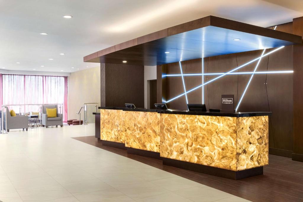 DoubleTree by Hilton Hotel Toronto Airport West photo 4
