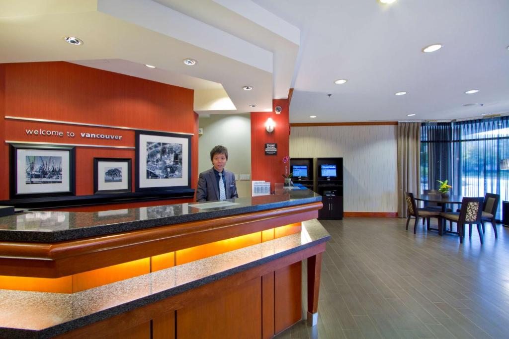 Hampton Inn - Vancouver Airport/Richmond photo 2