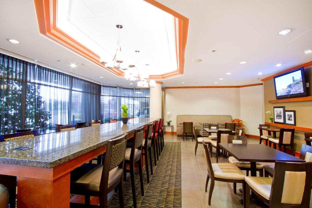 Hampton Inn - Vancouver Airport/Richmond photo 3