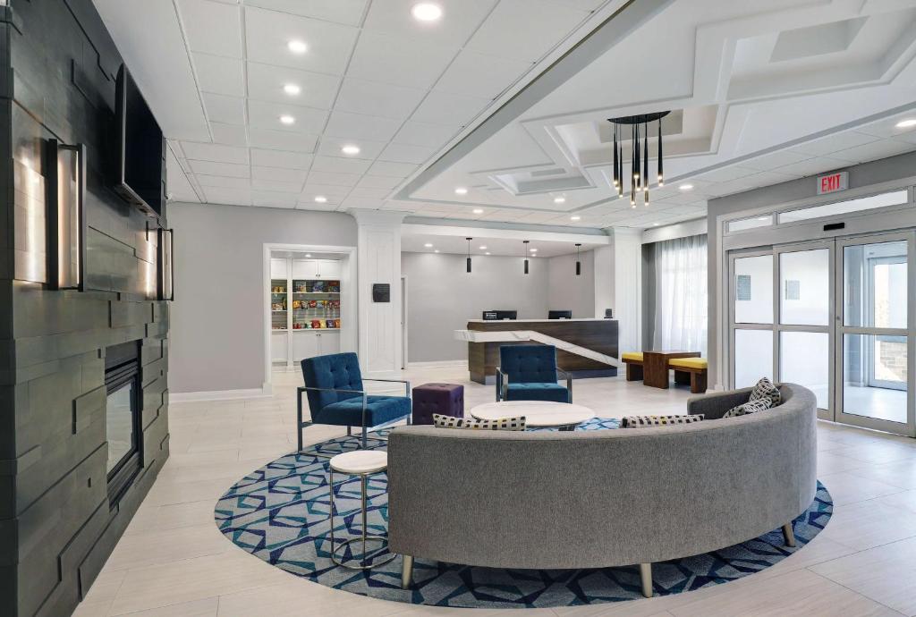 Homewood Suites by Hilton London Ontario photo 3