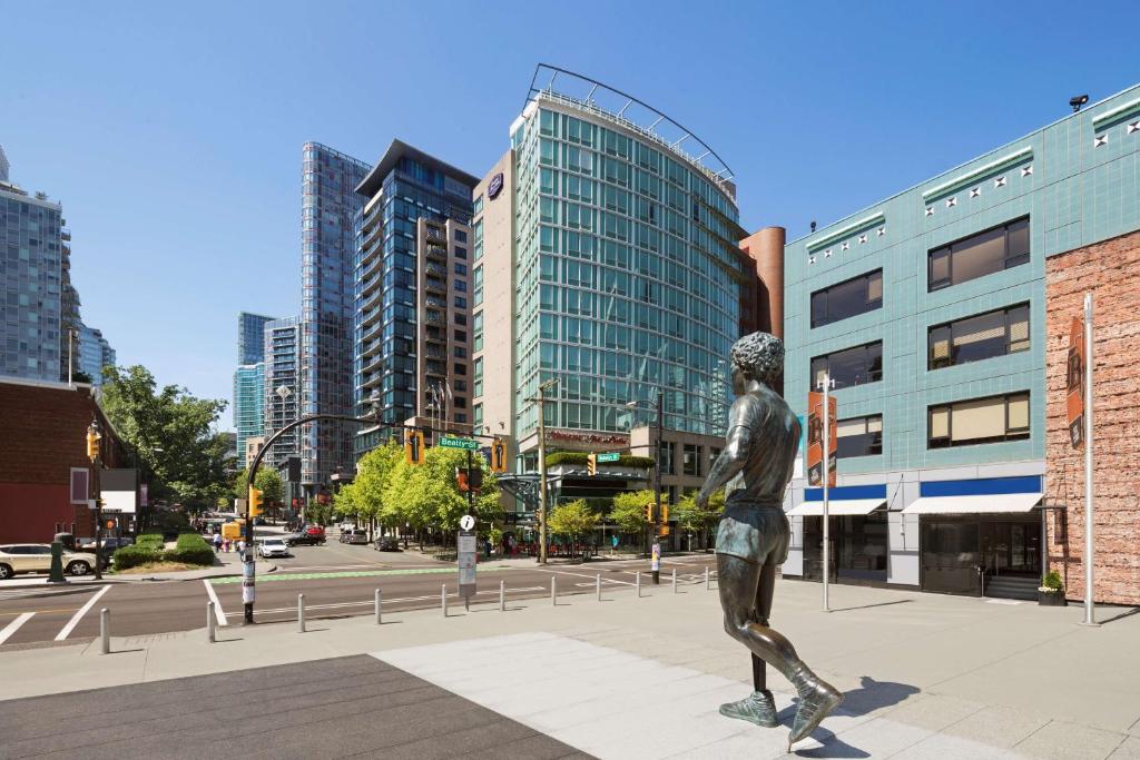 Hampton Inn & Suites, by Hilton - Vancouver Downtown photo 1