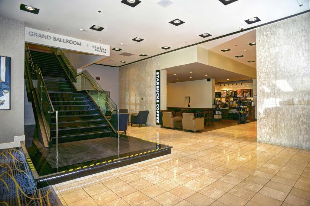 Doubletree by Hilton London photo 2