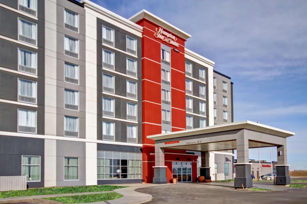 Hampton Inn & Suites - Medicine Hat photo 1