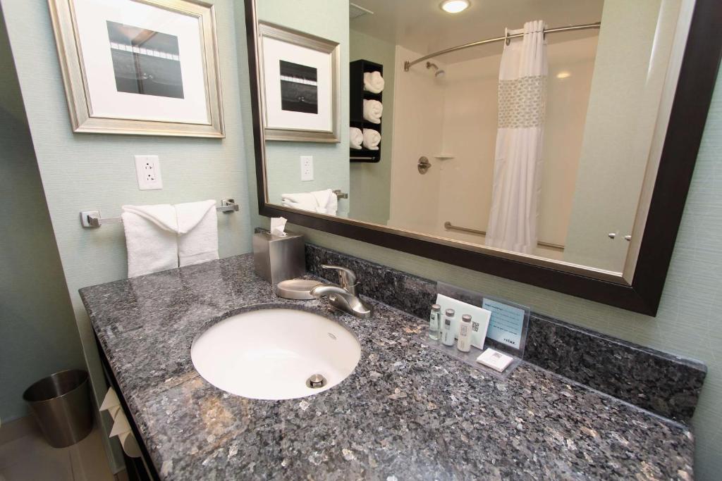 Hampton Inn & Suites by Hilton St. John's Airport - Tap to explore photos