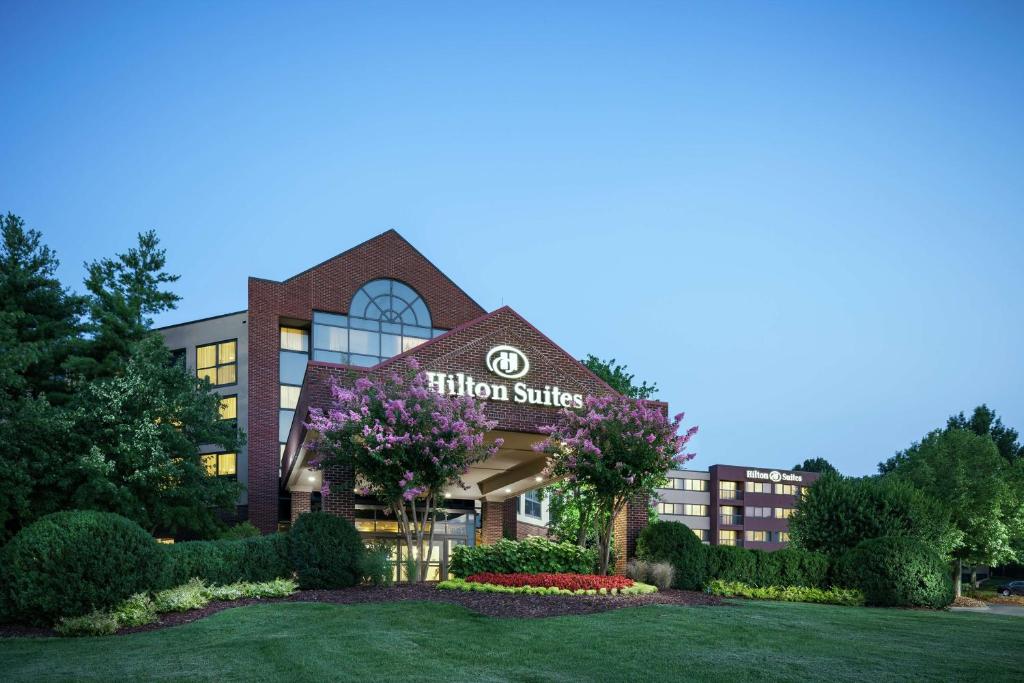 Hilton Suites Brentwood photo 1