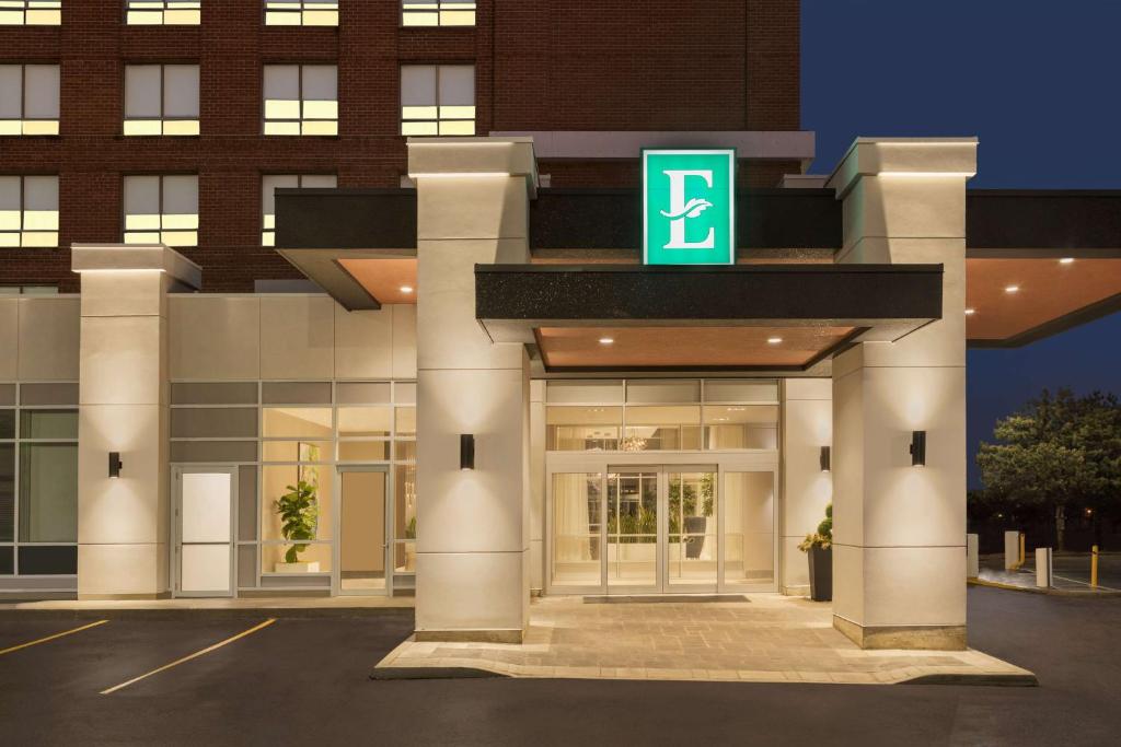 Embassy Suites By Hilton Toronto Airport photo 1