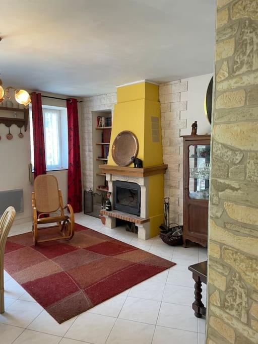 Family friendly house in Brenac
