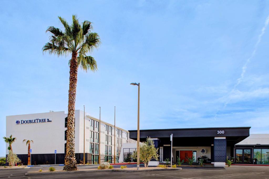 DoubleTree by Hilton Palmdale, CA image